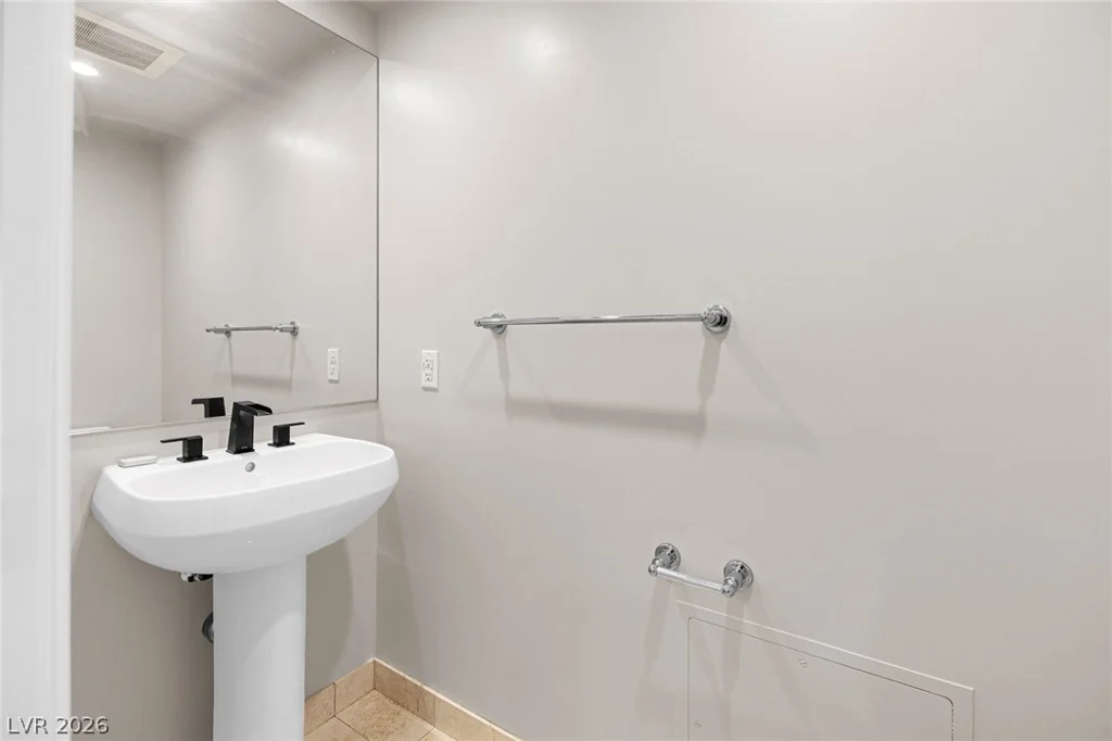 222 Karen, Las Vegas, NV 89109