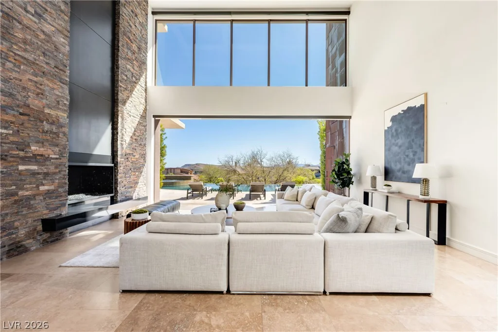91 Hawk Ridge, Las Vegas, NV 89135