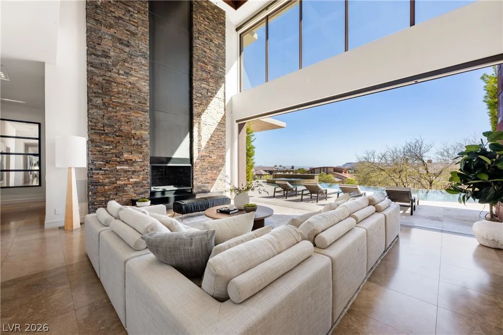 91 Hawk Ridge, Las Vegas, NV 89135