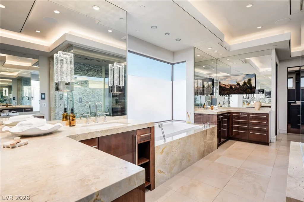 91 Hawk Ridge, Las Vegas, NV 89135