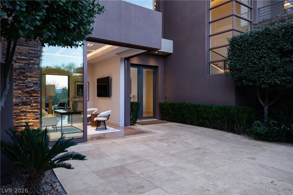 91 Hawk Ridge, Las Vegas, NV 89135