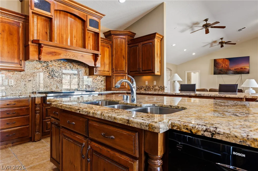 770 Arrow, Overton, NV 89040