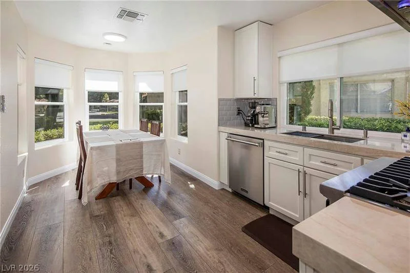 7044 Bright Springs, Las Vegas, NV 89113