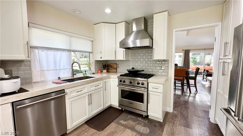 7044 Bright Springs, Las Vegas, NV 89113