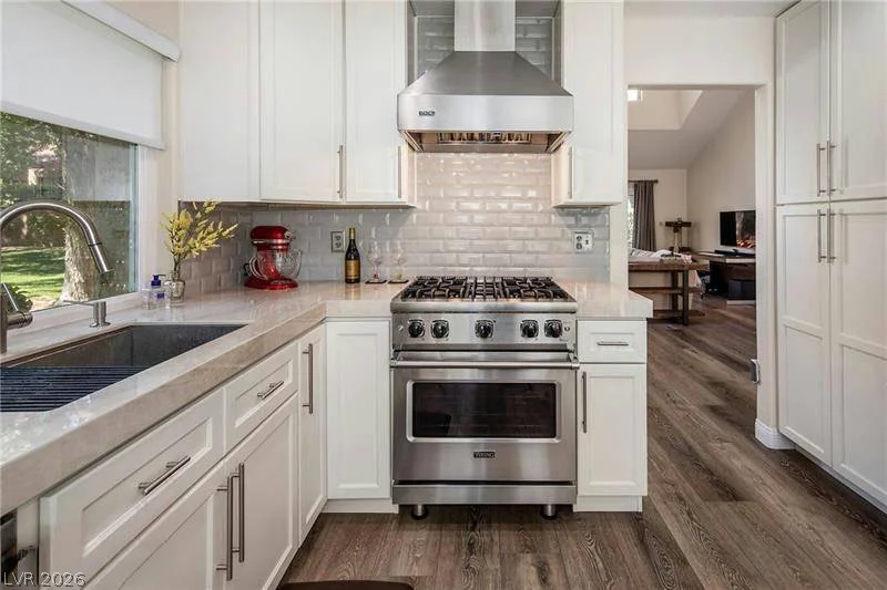 7044 Bright Springs, Las Vegas, NV 89113