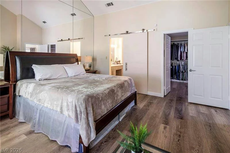 7044 Bright Springs, Las Vegas, NV 89113