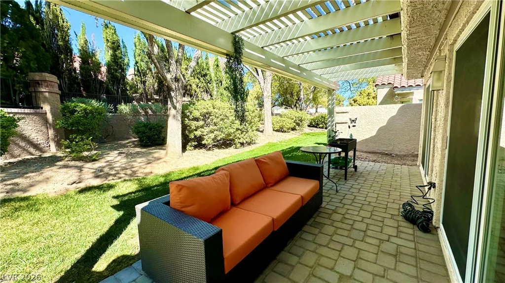 7044 Bright Springs, Las Vegas, NV 89113