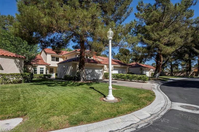 7044 Bright Springs, Las Vegas, NV 89113