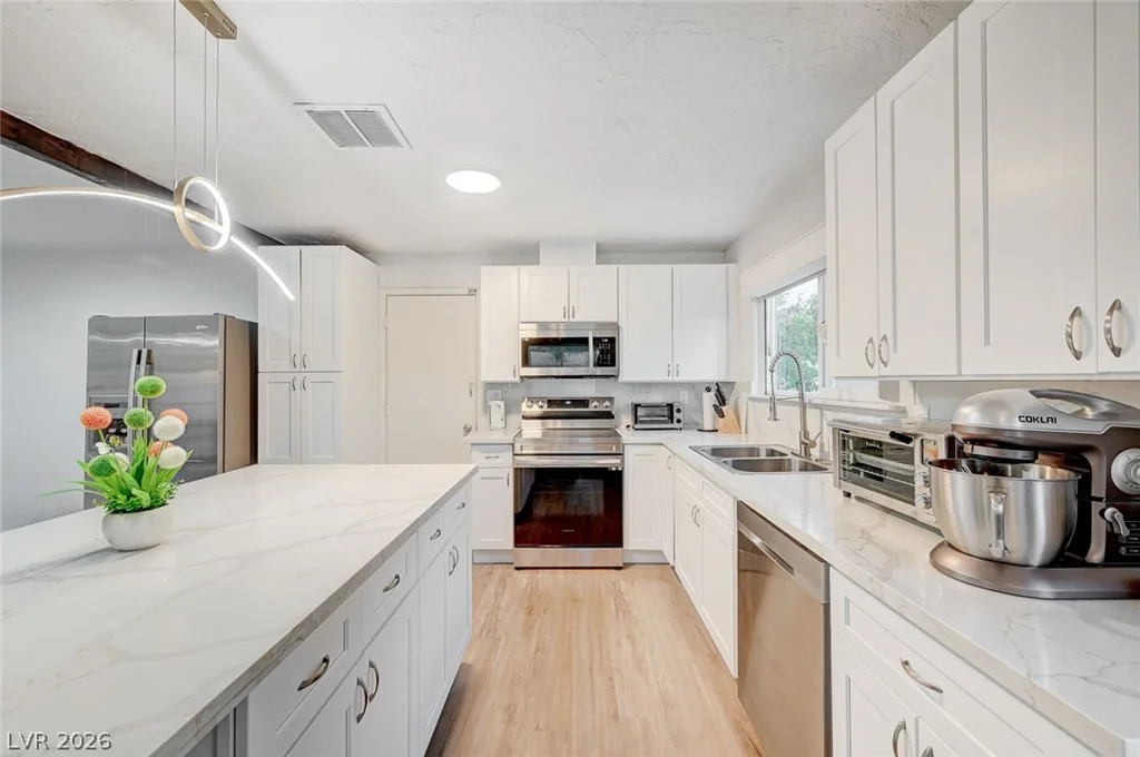 6771 Shelter, Las Vegas, NV 89103