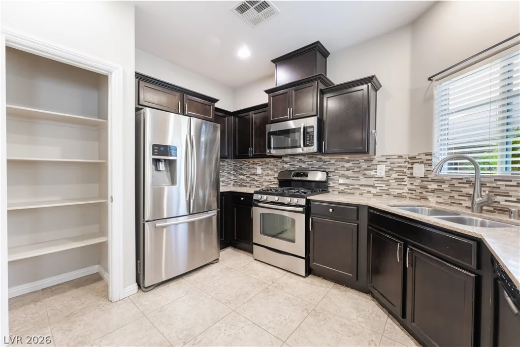9526 Vega Carpio, Las Vegas, NV 89178