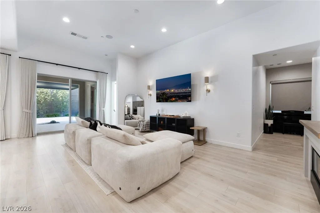 10149 Zeta Tucana, Las Vegas, NV 89143