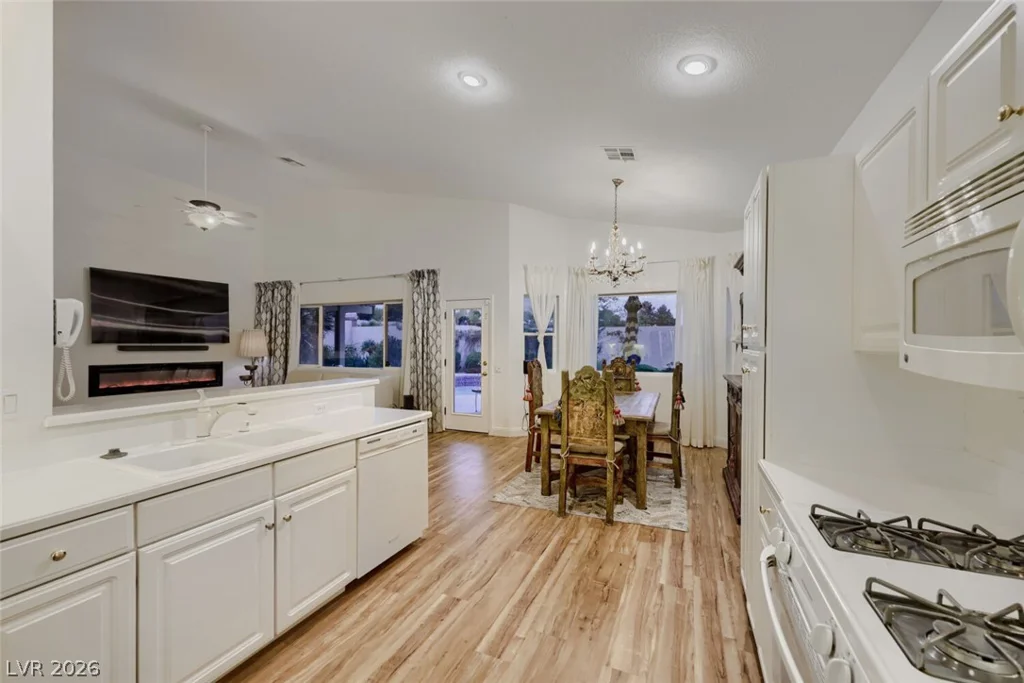 10824 Windrose Point, Las Vegas, NV 89144