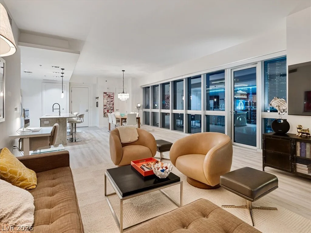 4471 Dean Martin, Las Vegas, NV 89103