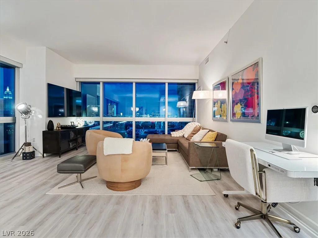 4471 Dean Martin, Las Vegas, NV 89103
