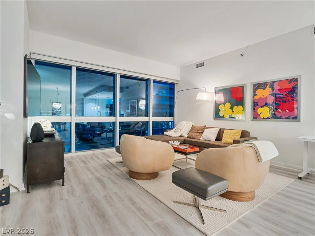 4471 Dean Martin, Las Vegas, NV 89103