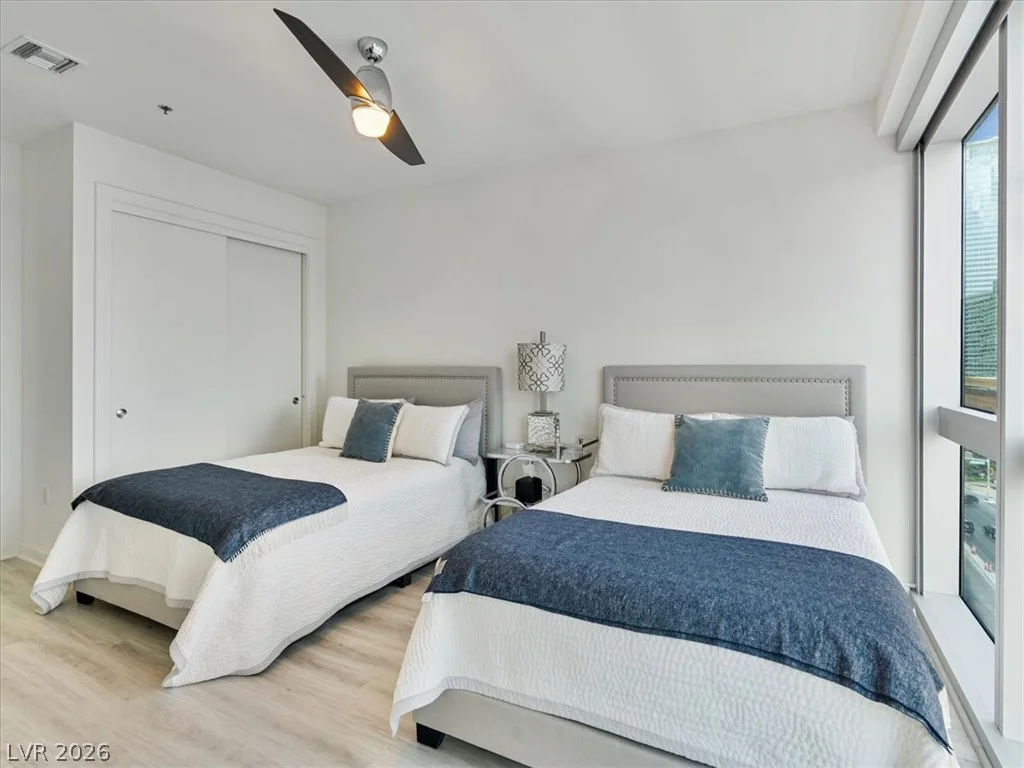 4471 Dean Martin, Las Vegas, NV 89103