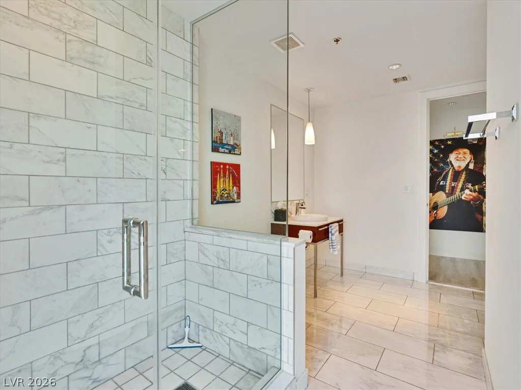 4471 Dean Martin, Las Vegas, NV 89103