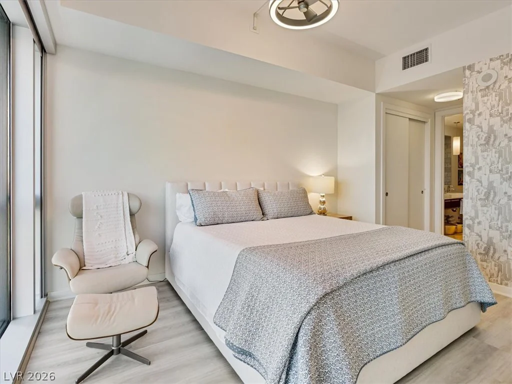 4471 Dean Martin, Las Vegas, NV 89103
