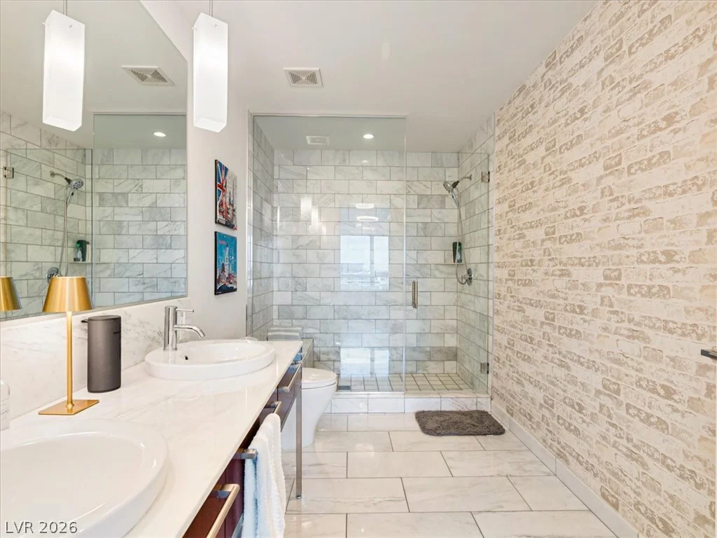 4471 Dean Martin, Las Vegas, NV 89103