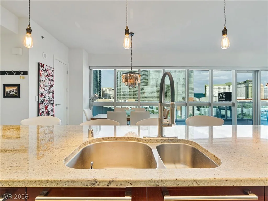 4471 Dean Martin, Las Vegas, NV 89103