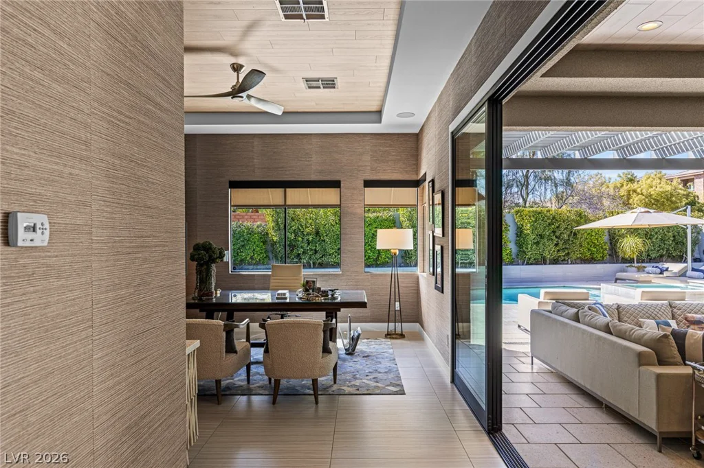 98 Glade Hollow, Las Vegas, NV 89135