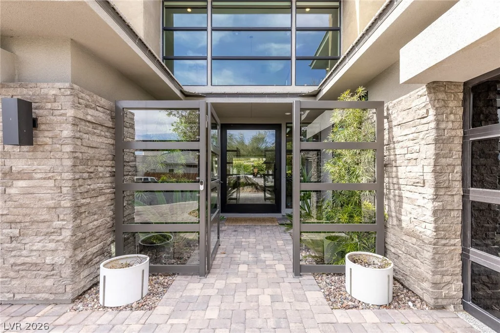 98 Glade Hollow, Las Vegas, NV 89135