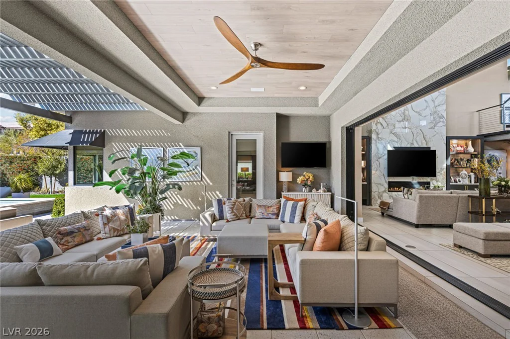 98 Glade Hollow, Las Vegas, NV 89135