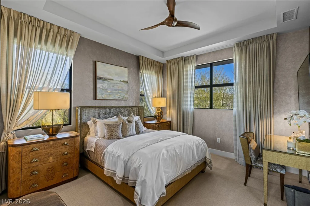 98 Glade Hollow, Las Vegas, NV 89135