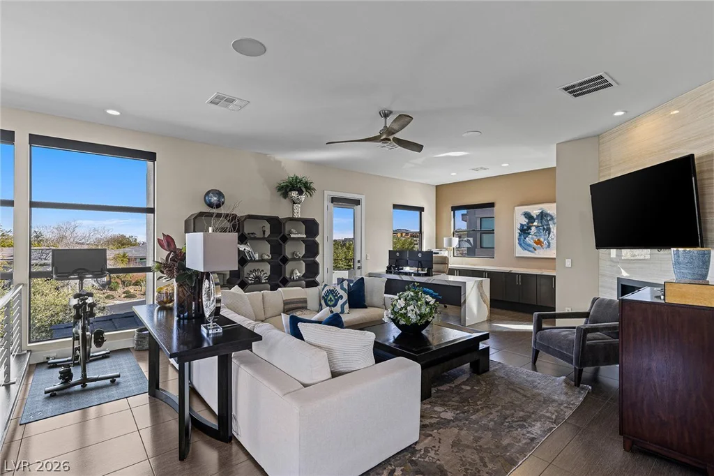 98 Glade Hollow, Las Vegas, NV 89135