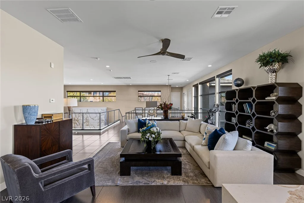 98 Glade Hollow, Las Vegas, NV 89135