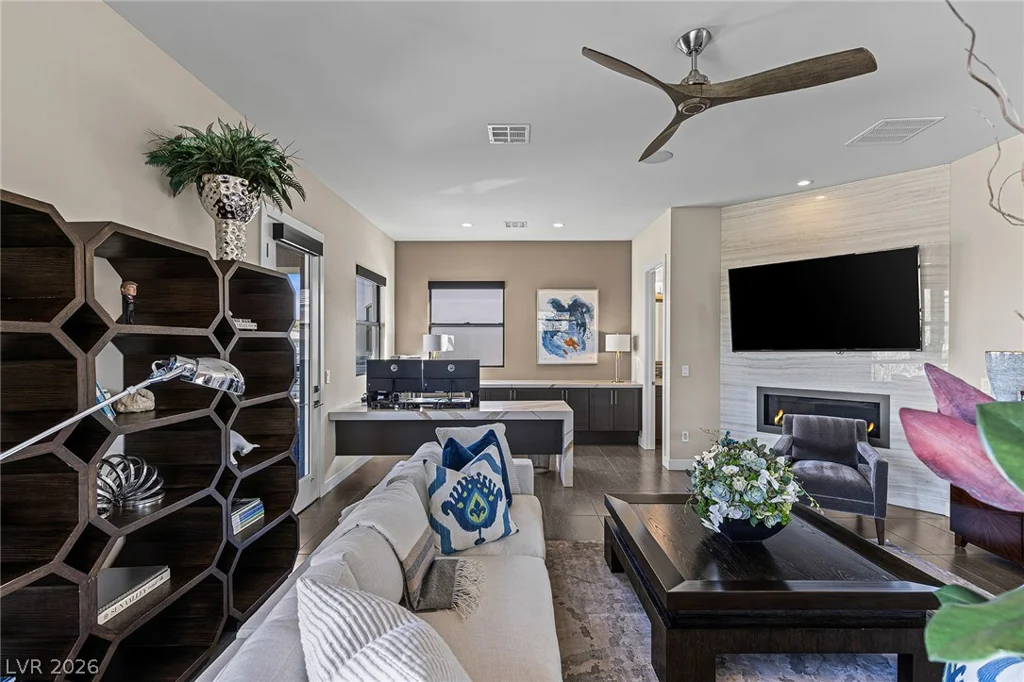 98 Glade Hollow, Las Vegas, NV 89135