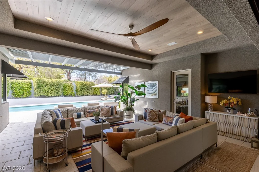 98 Glade Hollow, Las Vegas, NV 89135