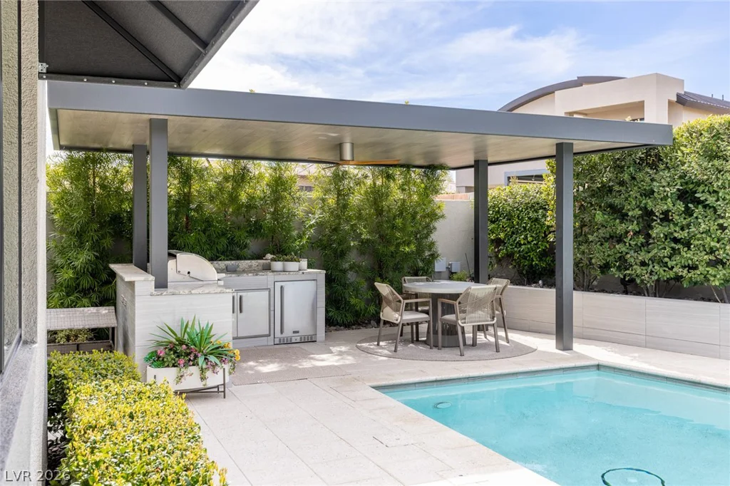 98 Glade Hollow, Las Vegas, NV 89135