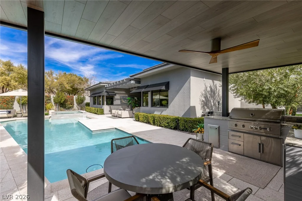98 Glade Hollow, Las Vegas, NV 89135