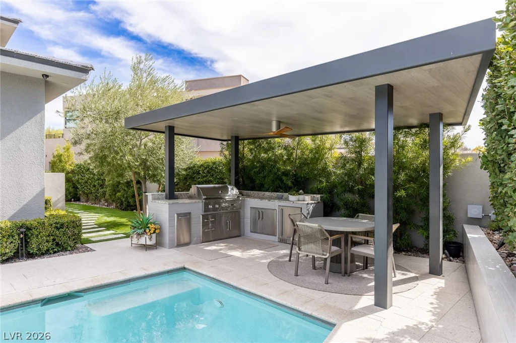 98 Glade Hollow, Las Vegas, NV 89135