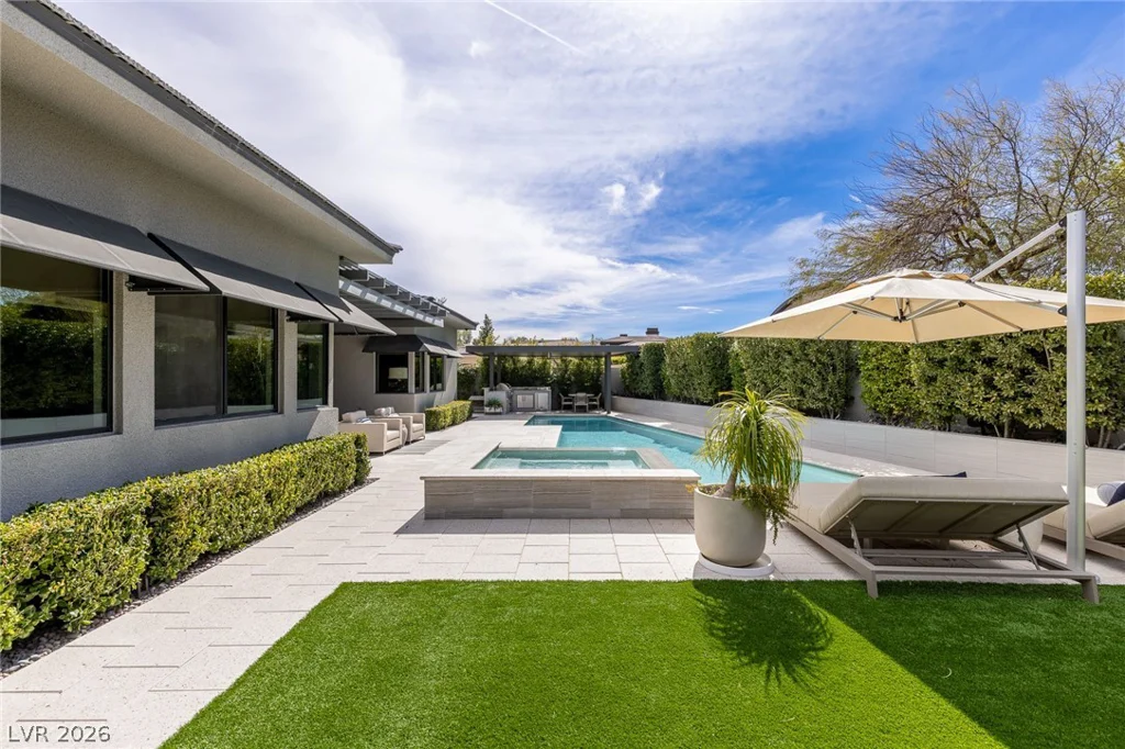 98 Glade Hollow, Las Vegas, NV 89135
