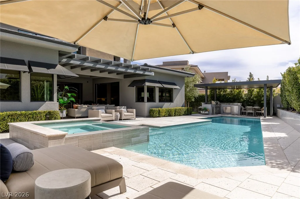 98 Glade Hollow, Las Vegas, NV 89135