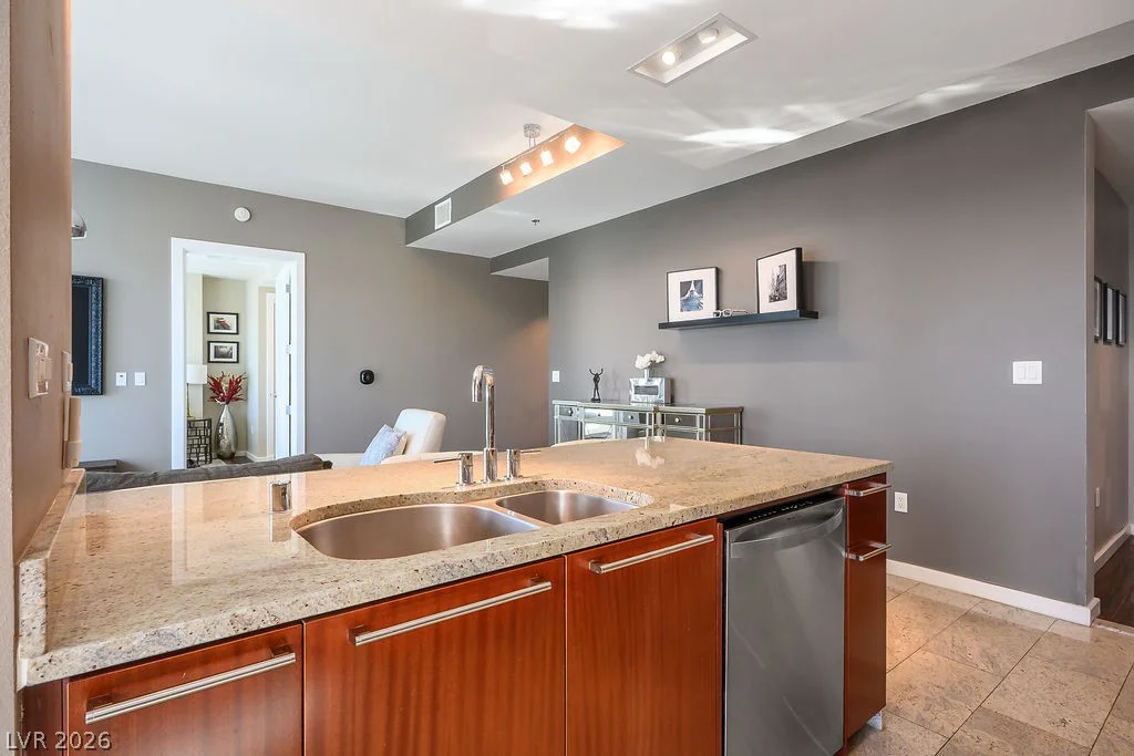 4471 Dean Martin, Las Vegas, NV 89103
