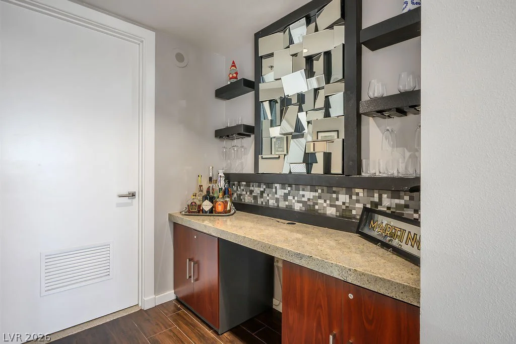 4471 Dean Martin, Las Vegas, NV 89103
