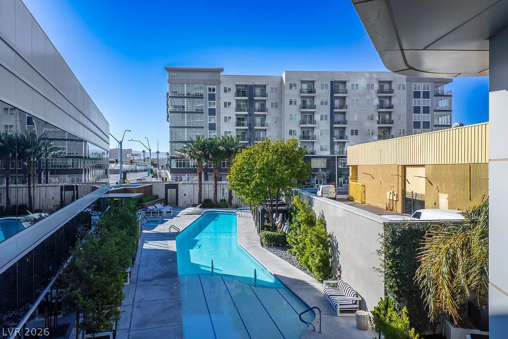 4471 Dean Martin, Las Vegas, NV 89103