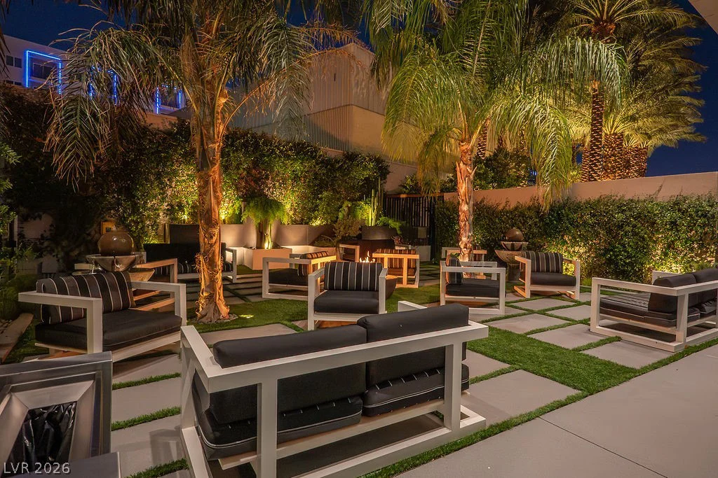4471 Dean Martin, Las Vegas, NV 89103