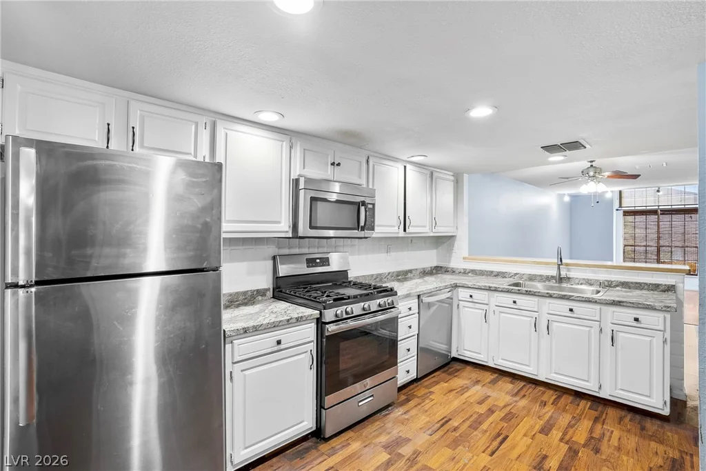 6553 Ironbark, Las Vegas, NV 89107