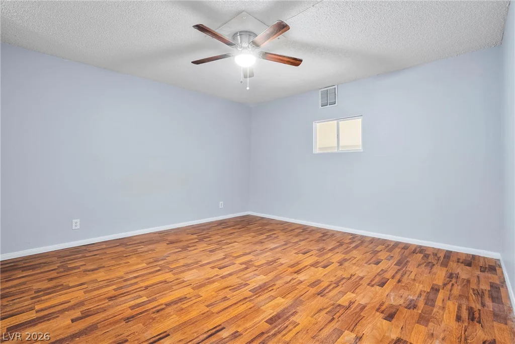 6553 Ironbark, Las Vegas, NV 89107