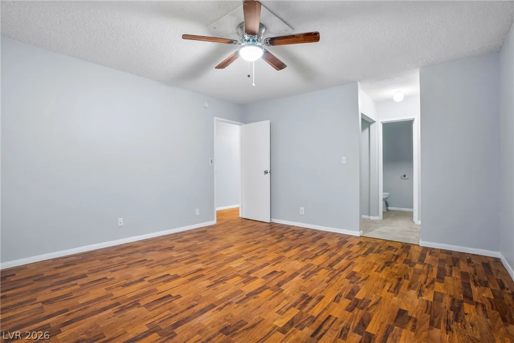 6553 Ironbark, Las Vegas, NV 89107