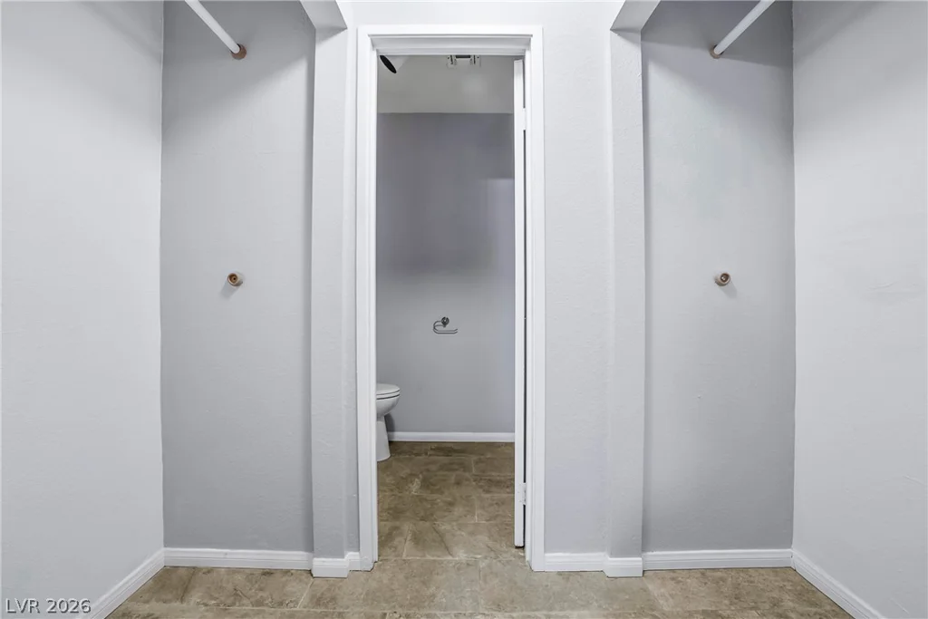 6553 Ironbark, Las Vegas, NV 89107