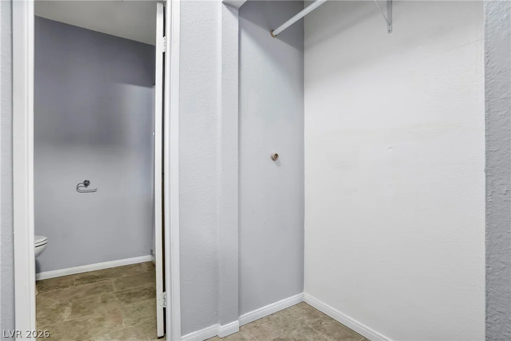 6553 Ironbark, Las Vegas, NV 89107