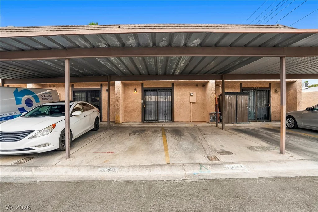 6553 Ironbark, Las Vegas, NV 89107