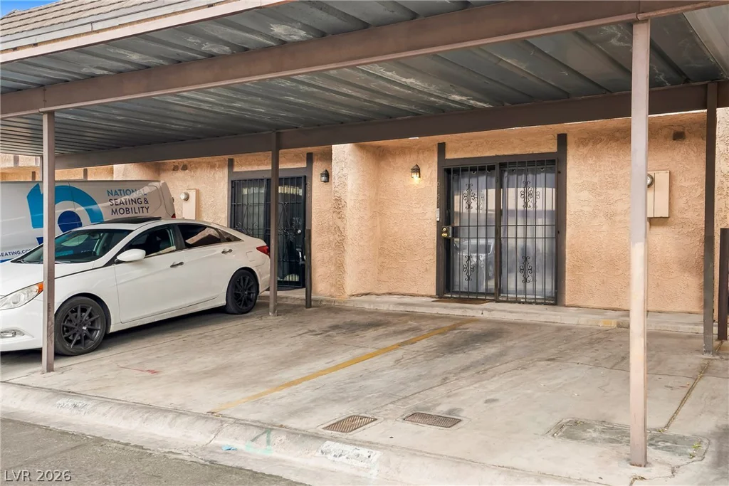 6553 Ironbark, Las Vegas, NV 89107