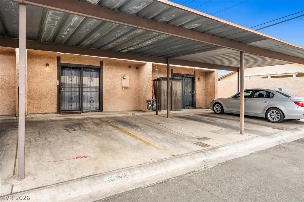 6553 Ironbark, Las Vegas, NV 89107