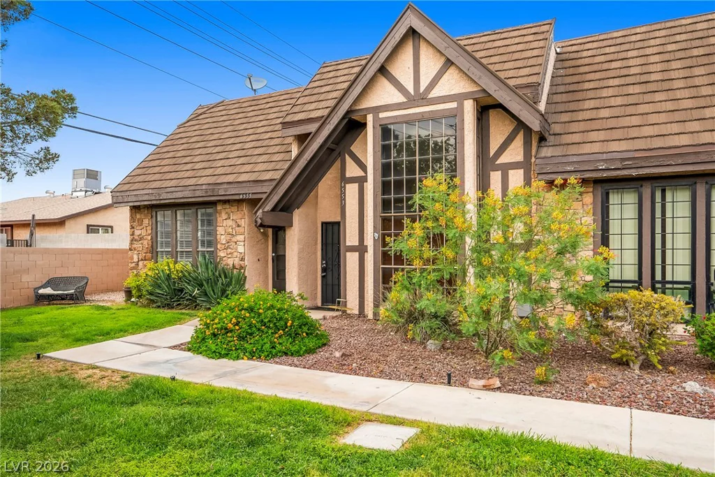 6553 Ironbark, Las Vegas, NV 89107